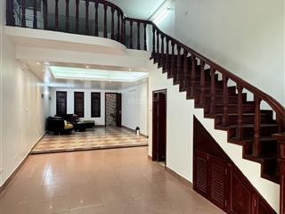Nhà phố trần cung dt 81m2 5 tầng mặt tiền 5m giá 17,8tỷ nhà xây dựng kiên cố 2 oto đỗ trong lòng