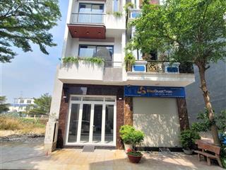 Bán nhà mới 1t2l 4x15m hoàn công, đường d3 kdc phú hồng khang p. bình chuẩn, full nội thất