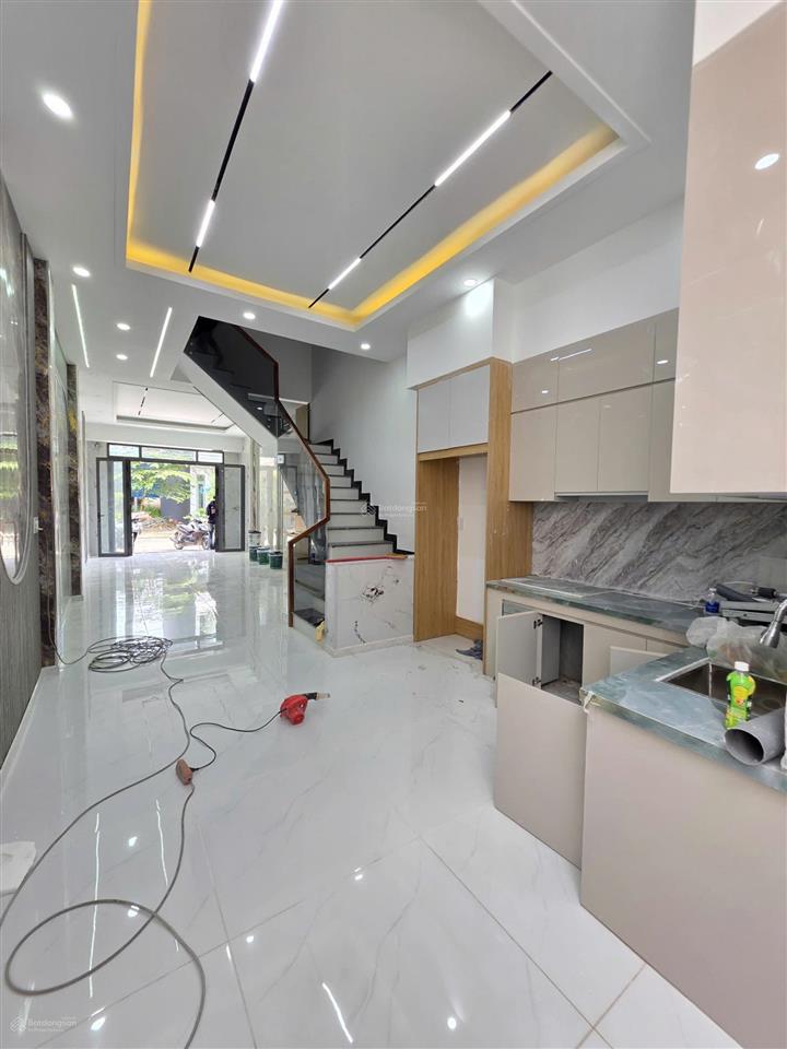 Bán nhà mới 1t2l 4x15m hoàn công, đường n4 kdc phú gia huy, full nội thất