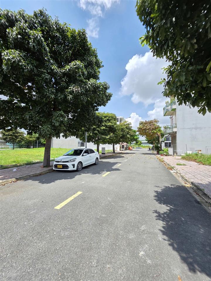 Bán đất 4.5x15m, đường d2 kdc lê phong thuận giao gần chợ 185