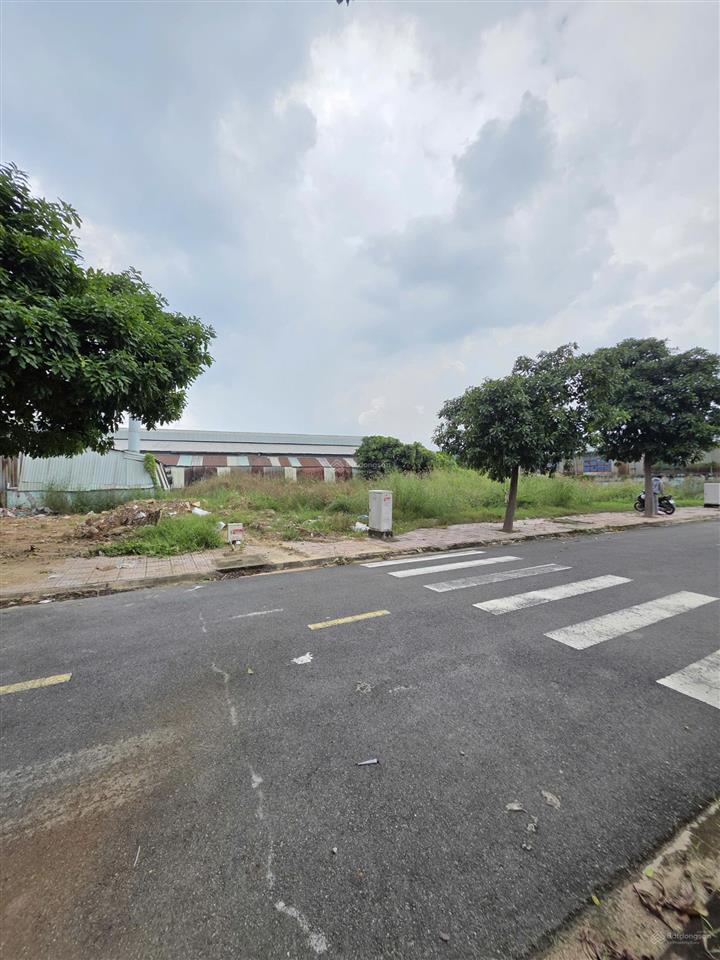 Bán đất 4.5x15m, đường d2 kdc lê phong thuận giao gần chợ 185