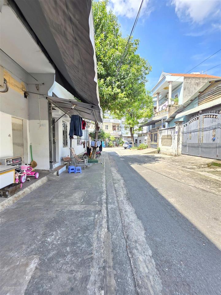 Bán nhà cấp 4 (6.3x16m), đường số 1 kdc sóng thần 2, đang thu 8tr/th