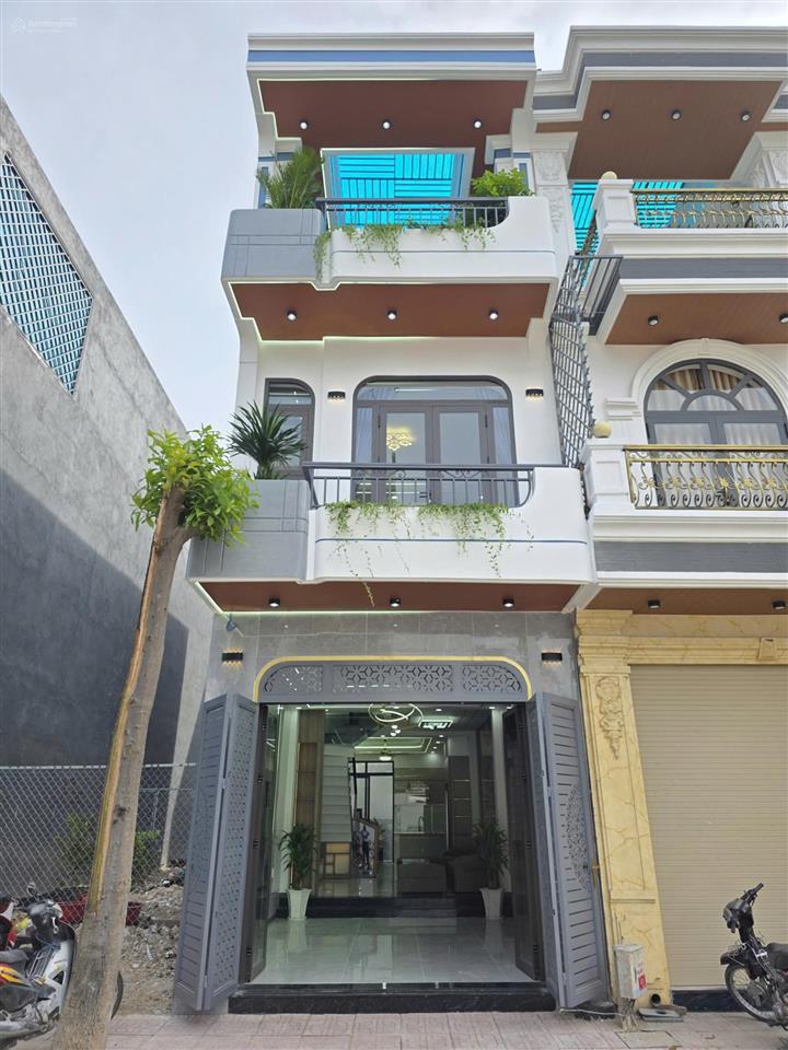 Bán nhà mới 1t2l 4x17m, đường d1 kdc lê phong bình chuẩn 1, full nội thất