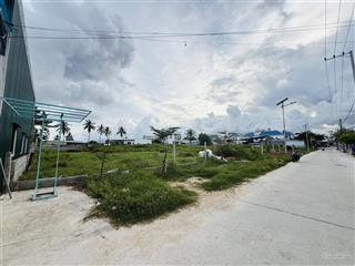 Bán đất 1200m2. mặt tiền gần 25m. cách dự án vin chuẩn bị khởi công 200m cách ql1a 100m
