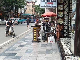 Bán nhà mặt phố hàng gai  cạnh hồ hoàn kiếm, p hàng gai, dt 400m2, mt 15m, 3 tầng cũ, giá 200 tỷ