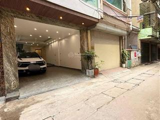Ngô thì nhậmô tô 7 chỗ vào nhàthang máy 50m 13.8 tỷ