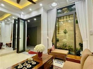 Nhà nở hậu dân xây 5 tầng 2 thoáng 50m ra pháo đài láng  dtsd 40m nhỉnh 8 tỷ