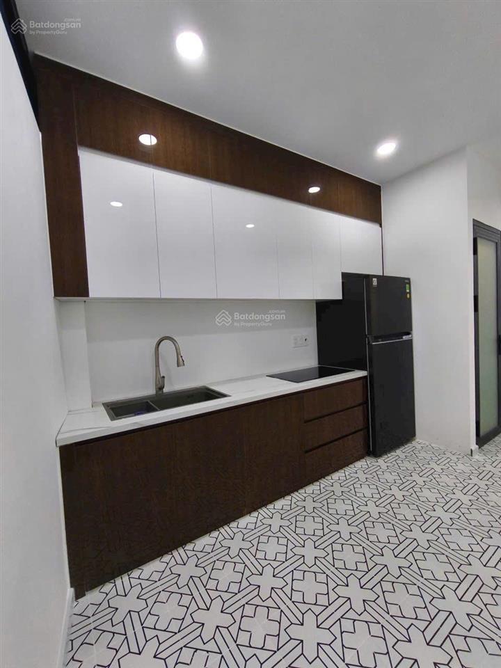 Nhà hẻm xe hơi đặng văn ngữ , nhà mới dọn vào ở ngay , sát sân bay