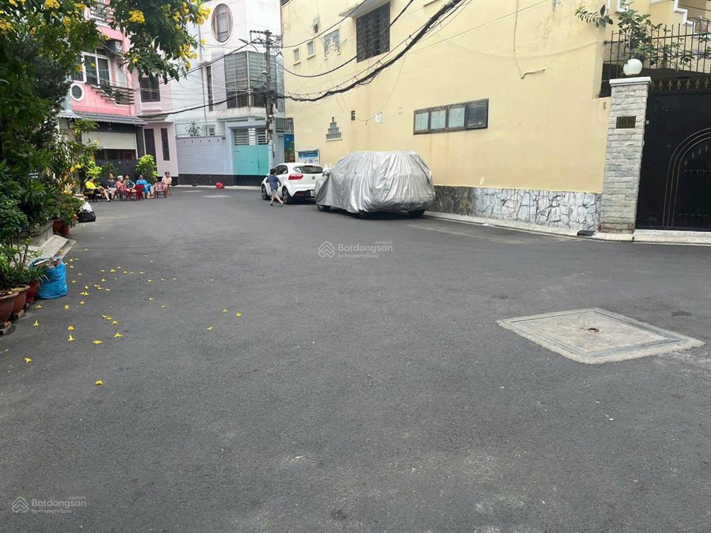 Nhà hẻm xe hơi đặng văn ngữ , nhà mới dọn vào ở ngay , sát sân bay