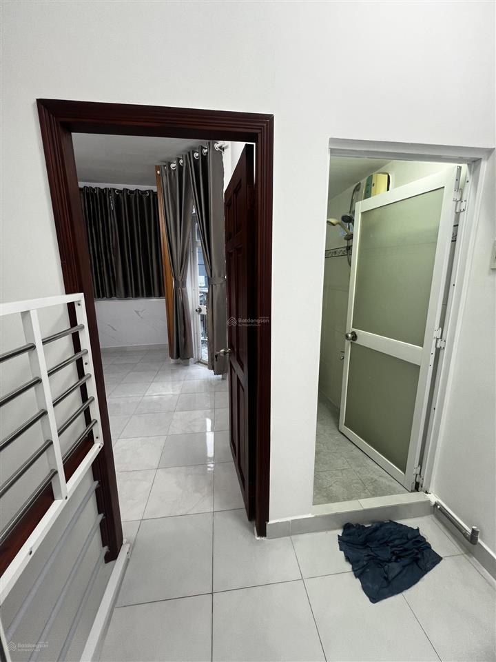Bán nhà 24m2 chính chủ tại thị trấn nhà bè.  0933 573 ***  ti