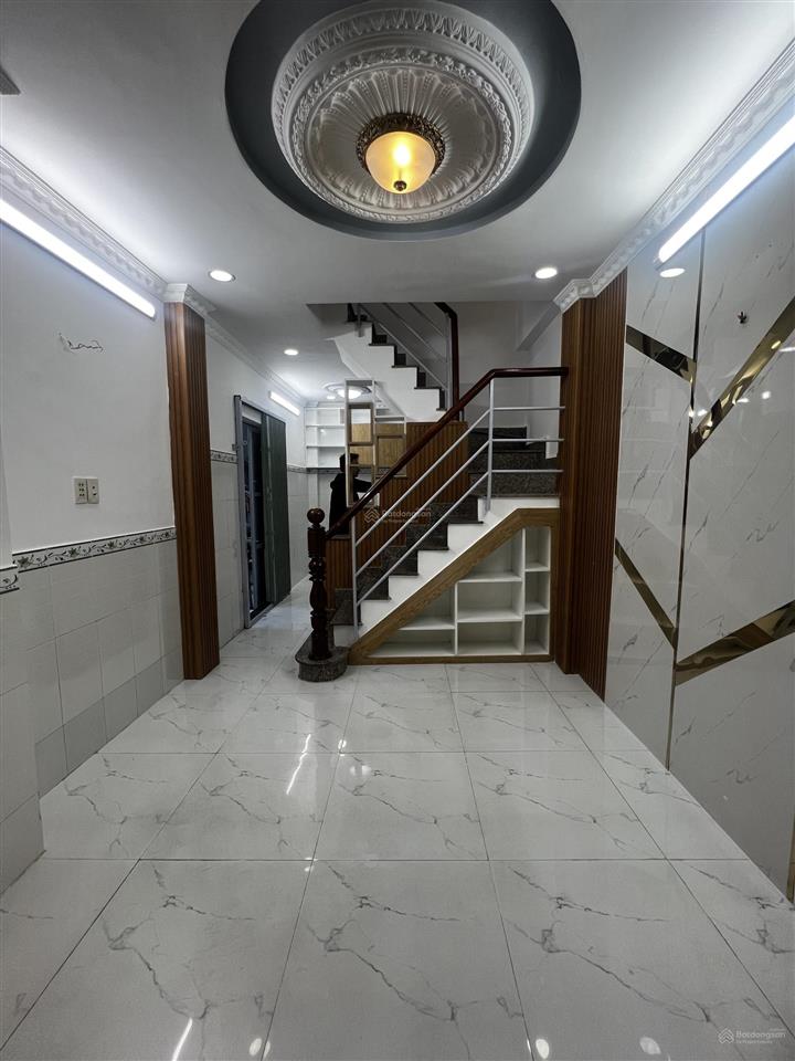 Bán nhà 24m2 chính chủ tại thị trấn nhà bè.  0933 573 ***  ti