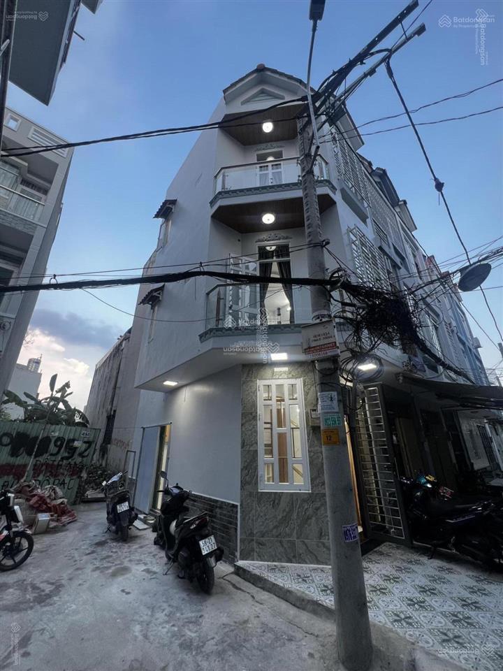 Bán nhà 24m2 chính chủ tại thị trấn nhà bè.  0933 573 ***  ti