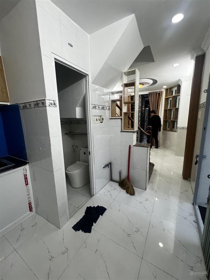 Bán nhà 24m2 chính chủ tại thị trấn nhà bè.  0933 573 ***  ti