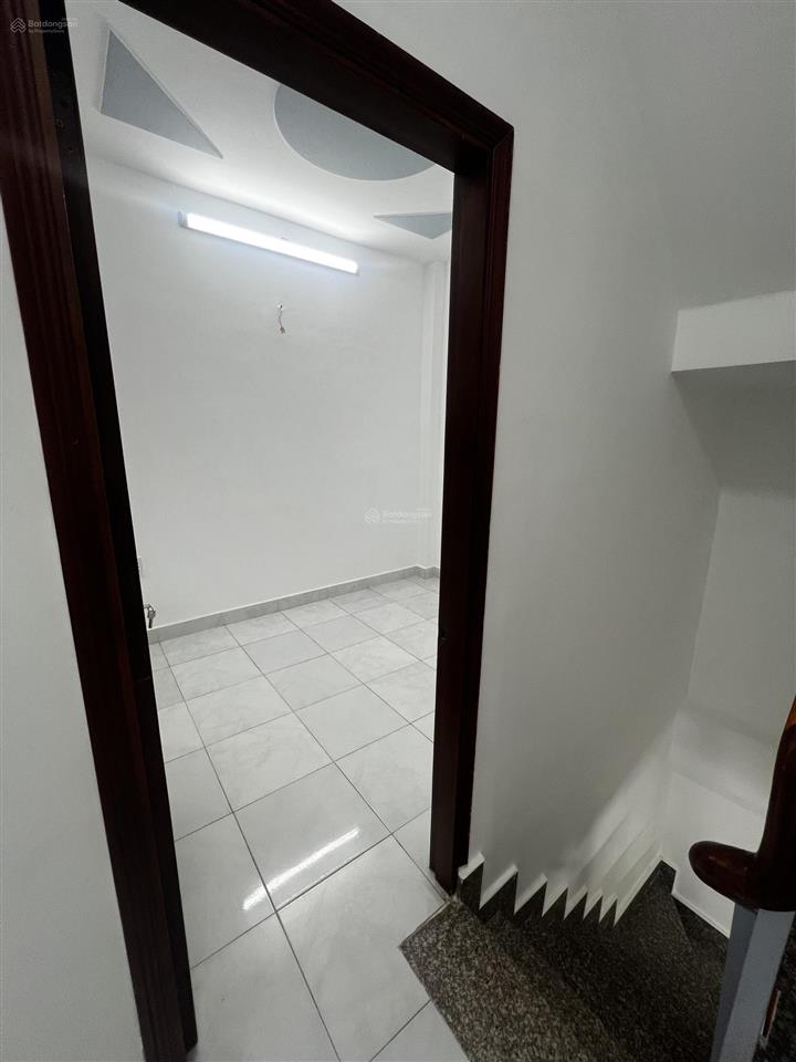 Bán nhà 24m2 chính chủ tại thị trấn nhà bè.  0933 573 ***  ti