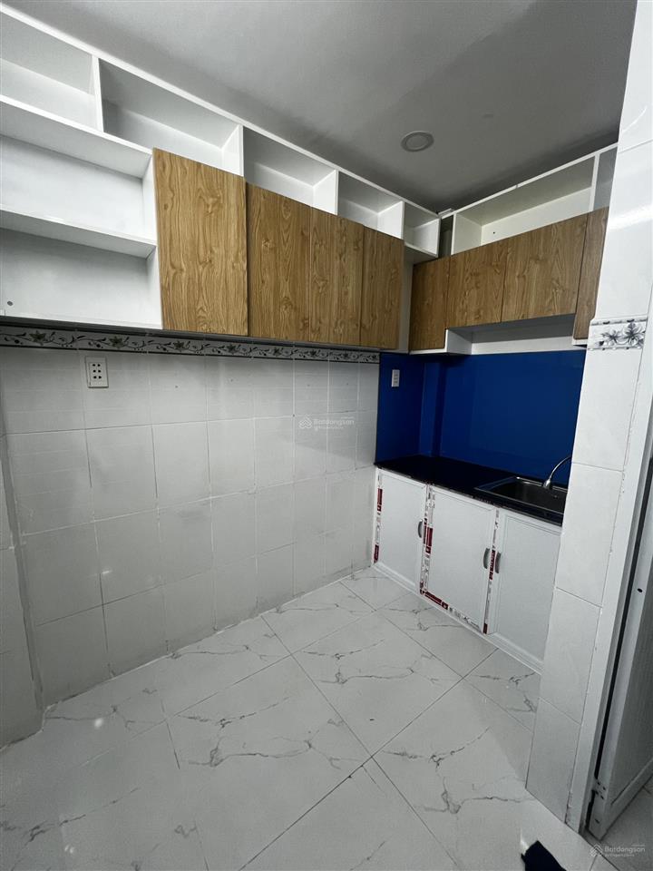 Bán nhà 24m2 chính chủ tại thị trấn nhà bè.  0933 573 ***  ti