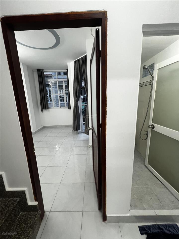 Bán nhà 24m2 chính chủ tại thị trấn nhà bè.  0933 573 ***  ti