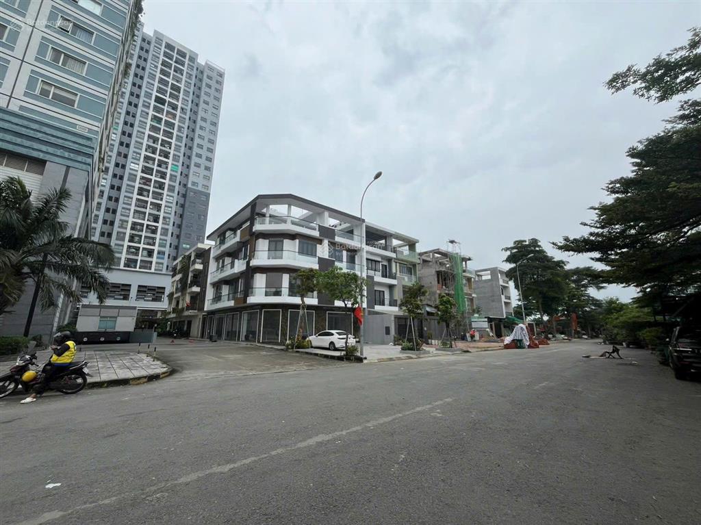 Đất mặt tiền đường 20m đối diện năm lửa 18, khu dân cư coopmart chung cư sài gòn avenue tam bình