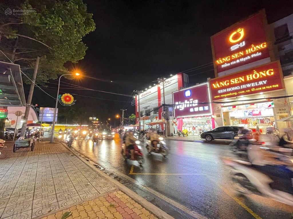 Ngộp  bán gấp mt võ văn ngân cạnh vincom thủ đức  nhà 12x28m  4 tầng  hdt 100tr/th, giá 36 tỷ