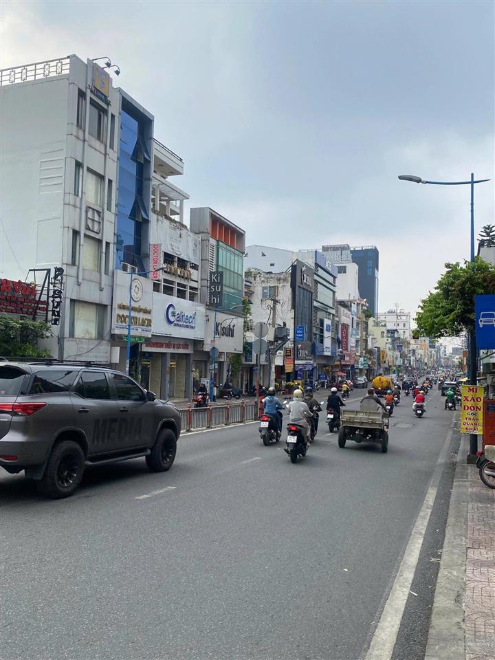 Bán nhà mt phan đình phùng  phú nhuận  nh 11x16m  hầm 4 tầng  hđt 158tr/th  giá 38 tỷ