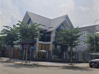 Bán biệt thự góc 2mt khu compound nguyễn văn hưởng  thảo điền q2  dt 20x19  hdt 7000$/th  99 tỷ