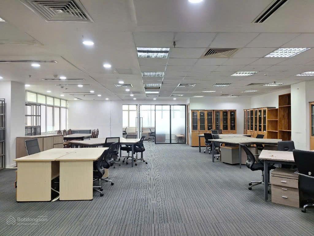Văn phòng hạng b, bùi thị xuân, bến thành. dt  200m2, giá  75tr. tell 0919 167 ***