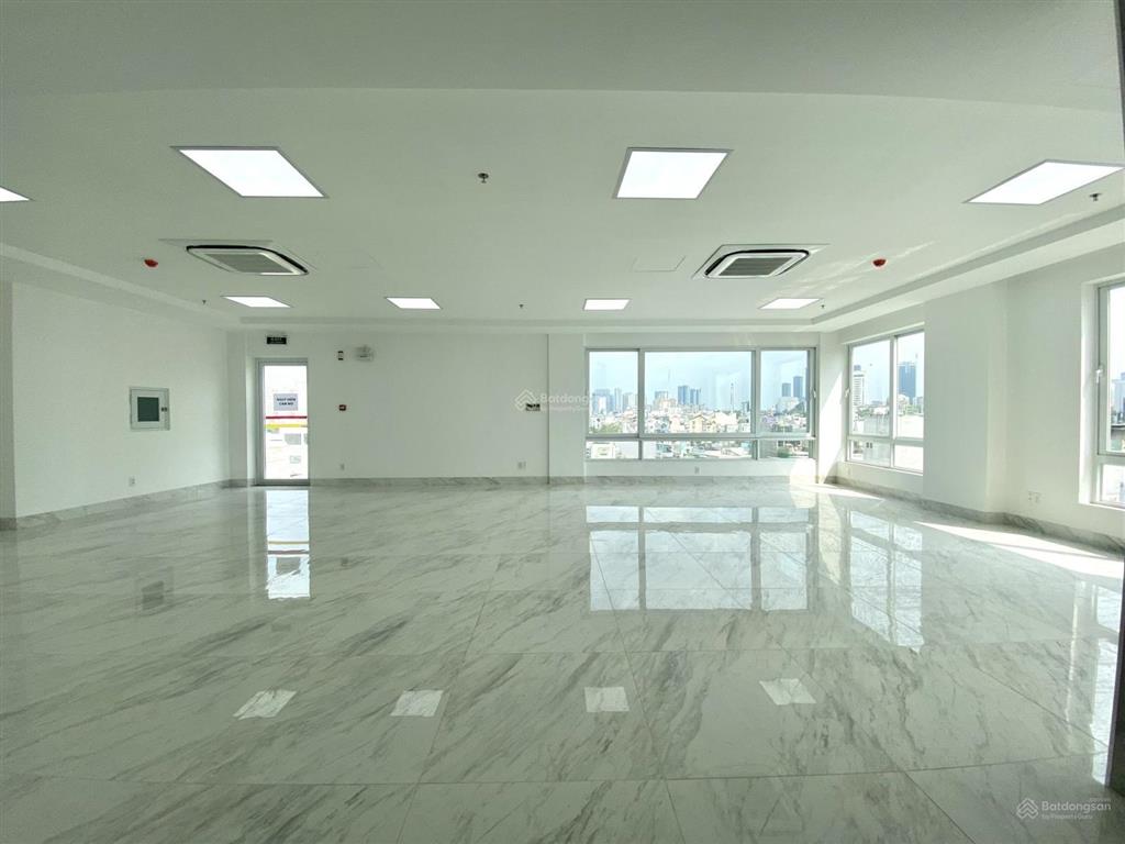 Sàn văn phòng cao cấp mặt tiền lê lai, bến thành market, quận 1. diện tích 180m2 giá ưu đãi 45tr