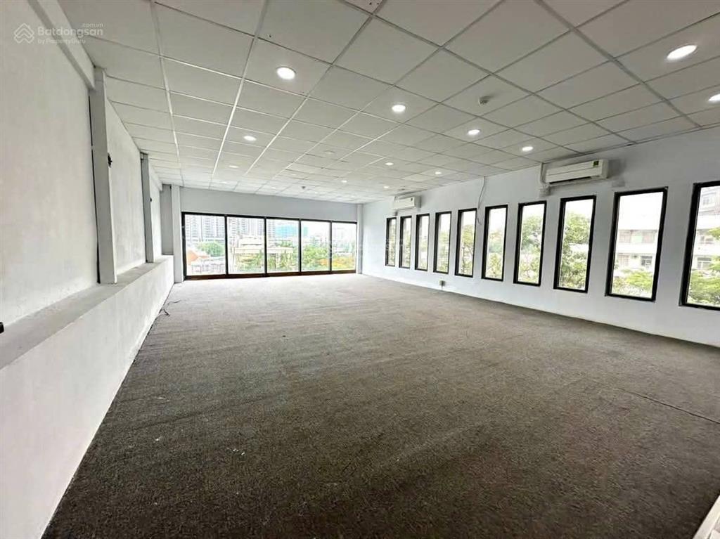 Văn phòng 8.000m hàm nghi, bến nghé, quận 1. diện tích 800m2, giá 160 triệu. (có tách nhỏ)