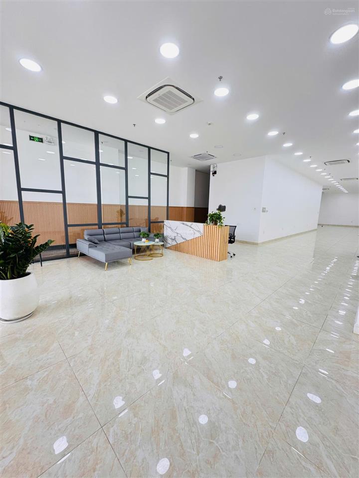 Thuê ngay vp mặt tiền cmt8, dt đa dạng từ 100m2, trung tâm quận 3, giá cực tốt chỉ 59 triệu