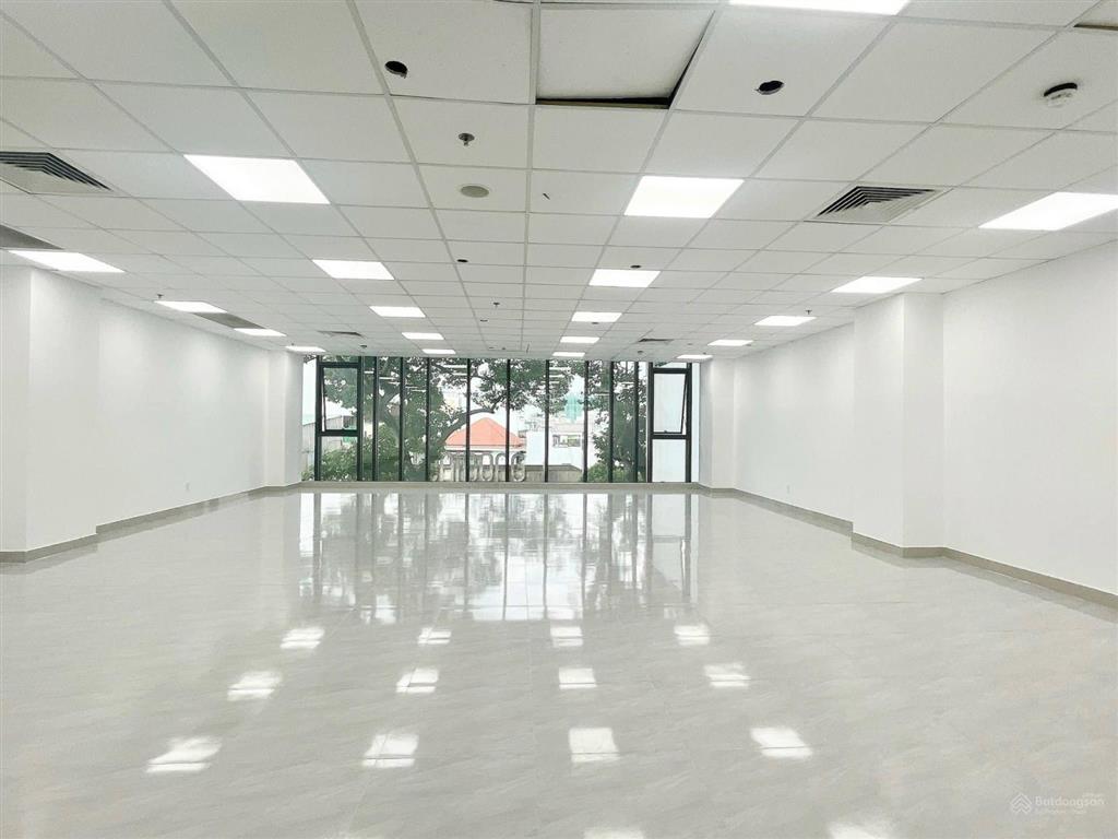 Cho thuê vp mt nguyễn trãi, q5, dt 120m2, giá chỉ 35 triệu/th.  ngay 0919 167 ***