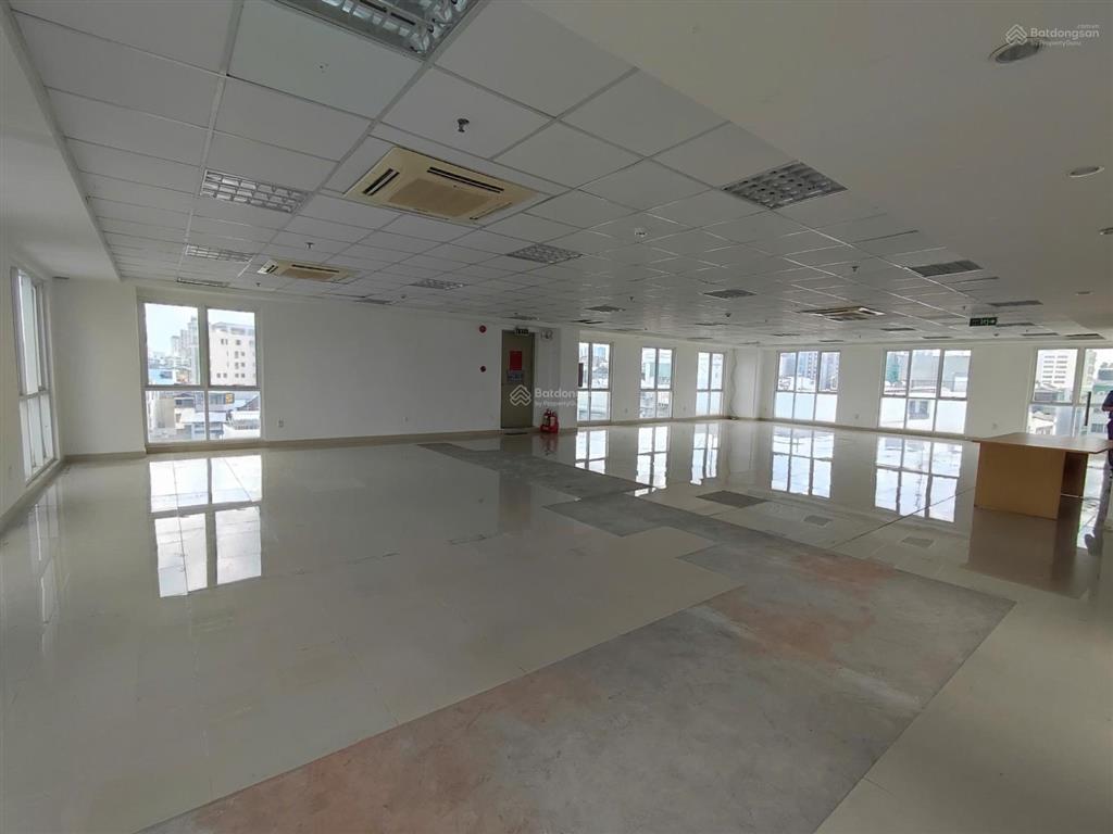 Building vip phan tôn, q1  dt 150m2, giá cực tốt chỉ 39tr bao gồm pql   0919 167 ***