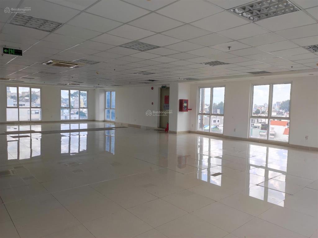 Building vip phan tôn, q1  dt 150m2, giá cực tốt chỉ 39tr bao gồm pql   0919 167 ***