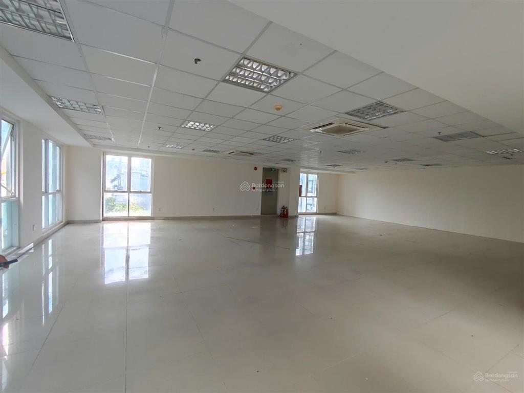 Building vip phan tôn, q1  dt 150m2, giá cực tốt chỉ 39tr bao gồm pql   0919 167 ***