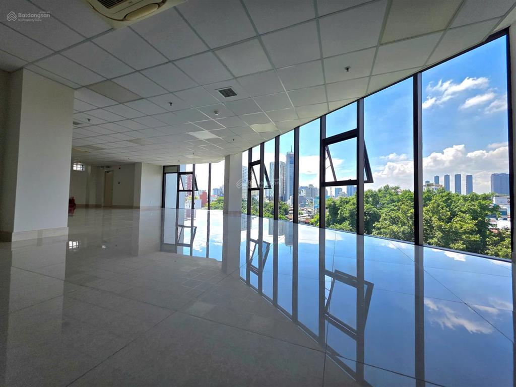 Building mt bến vân đồn, q4, vị trí vàng đối diện q1, ưu đãi chỉ 130tr/ 490m2,  ngay 0919 167 ***