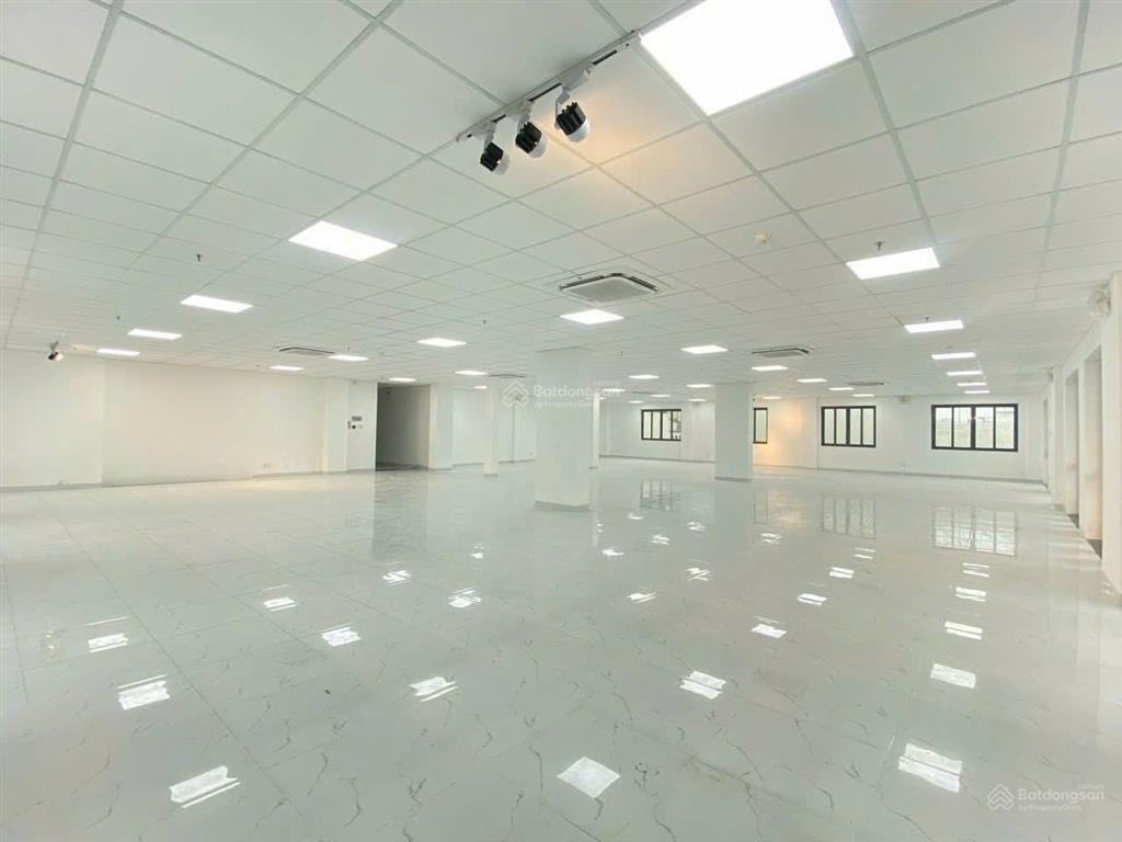 Ngay sân bay có building 2mt hoàng văn thụ, tân bình, dt vuông 170m. giá 45tr tell 0919 167 ***