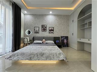 Căn hộ full nội thất trung tâm quận 5 ban công thoáng mát, view đẹp