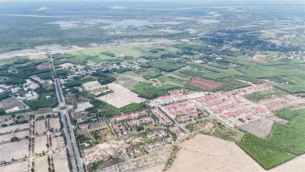 Kđt phước an  hud bán đất nền sổ riêng, hạ tầng hoàn thiện  dt 200m2 (7m x 28m)  giá chỉ 1x tr/m2