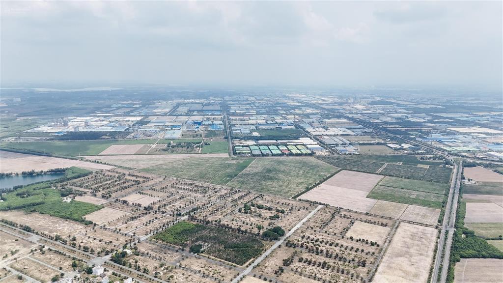 Kđt phước an  hud bán đất nền sổ riêng, hạ tầng hoàn thiện  dt 200m2 (7m x 28m)  giá chỉ 1x tr/m2