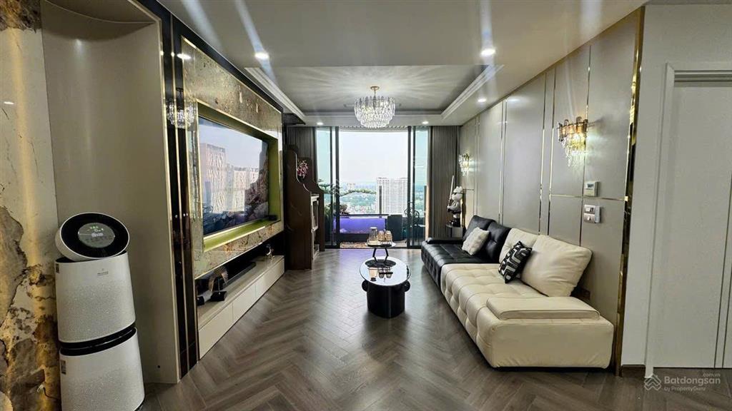 Em bán căn góc 4pn, 3vs full nội thất n01t8 ngoại giao đoàn, 136m2, có slot ô tô. 0815 489 ***