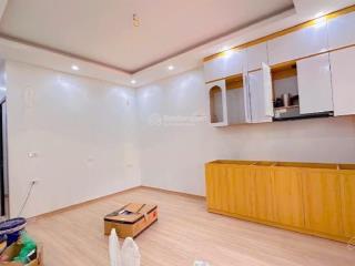 Bán nhà trần quốc hoàn  cầu giấy  đhsp hà nội tiện ích ngập tràn  full nội thất  2 thoáng 3 ngủ