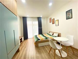 Cho thuê căn hộ 30m2 ban công ngay cầu thị nghènguyễn hữu cảnh, bình thạnh