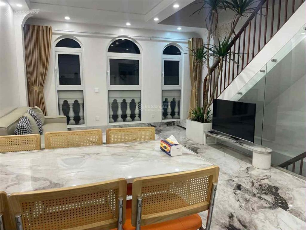 Chính chủ cần bán riêng yên hoà 9 tỷ, 45m2, 5 tầng. siêu phẩm 2 nhà ra phố yên hoà sầm uất
