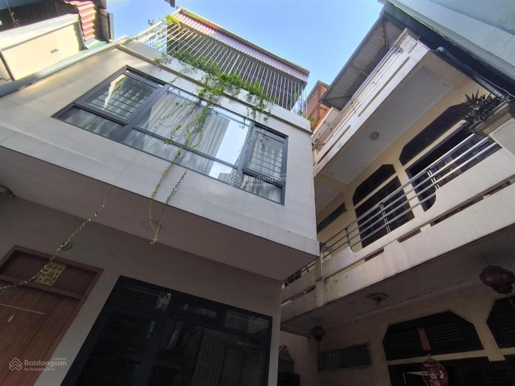 Bán gấp nhà riêng tại lạc long quân 170m2, sẵn 2 nhà. cách hồ tây 5p đi bộ. giá đầu tư chỉ 27 tỷ