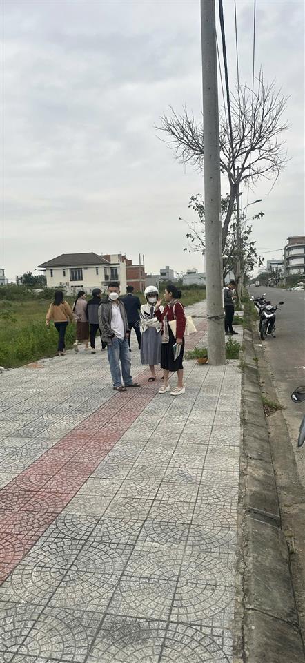 Siêu hot, giá cđt, đường trương quang được  đường 10.5m, đối diện công viên, giá chỉ 6,2 tỷ