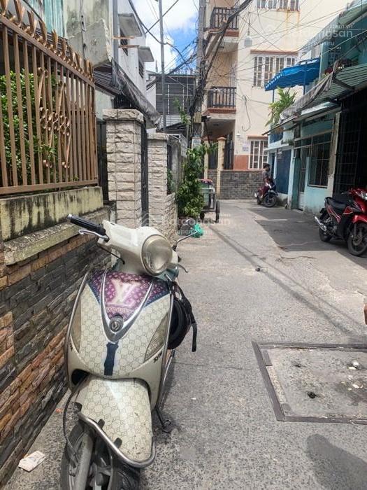 Cực rẻ nhà cấp 4 + 90m2 + sát mặt tiền , chỉ 9.5 tỷ