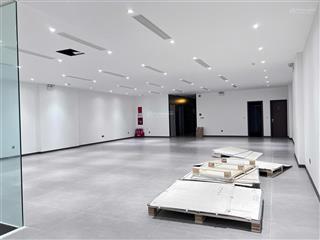 Cho thuê mặt bằng tầng 1 tại yên hòa, 50 triệu, 230m2, mặt tiền 9m, nhiều tiện ích đẹp