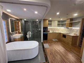 Khai trương toà mới tinh  có nhận khách nước ngoài