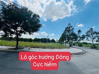 Bán lô góc hướng đông cực hiếm  khu dịch vụ hỗn hợp vsip quảng ngãi, mặt tiền trục chính