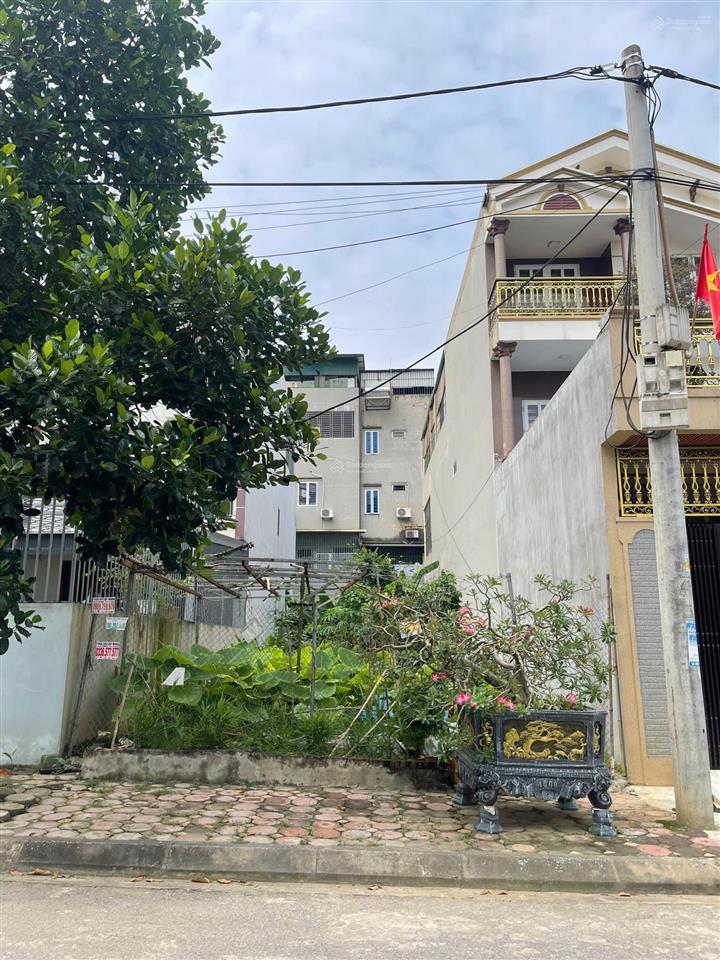 Chính chủ bán cắt lỗ 200tr mảnh đất mặt đường ql21, trung tâm thị trấn, dt 99m2 giá 680tr bao phí