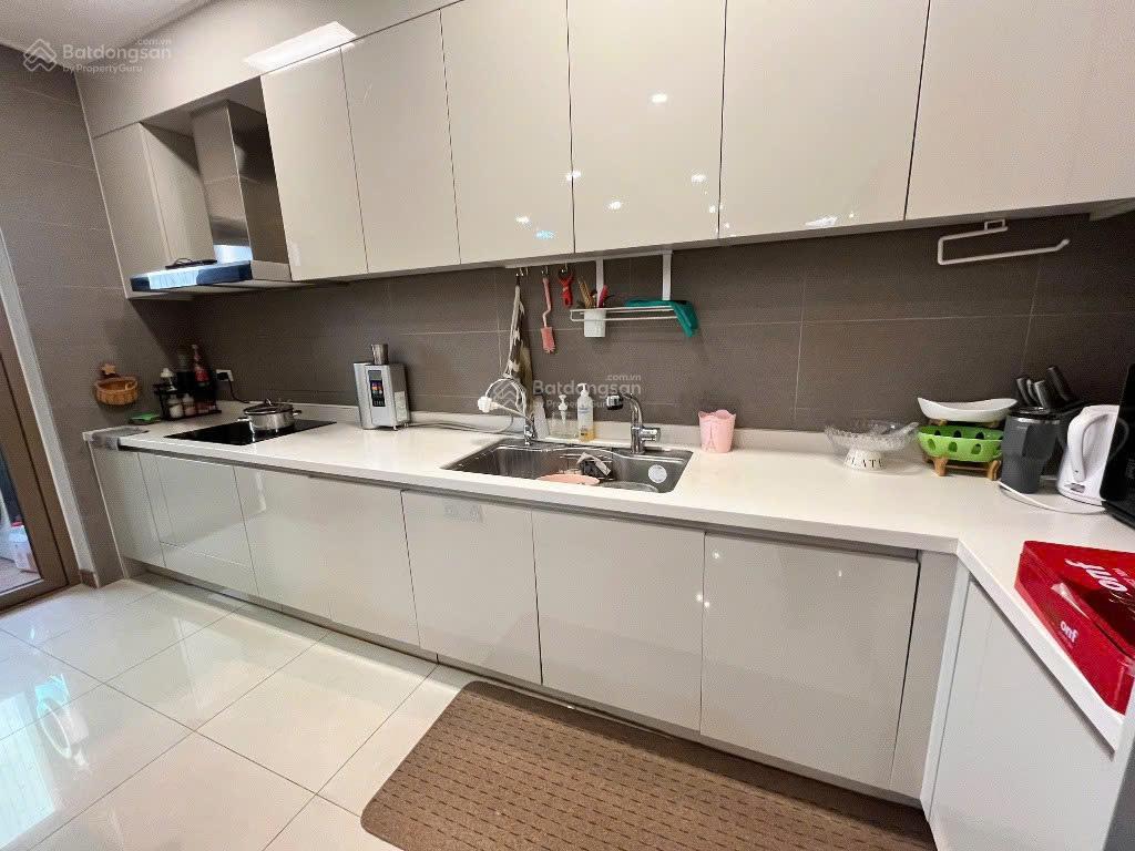 Chuyển nhà cần bán gấp căn hộ 2pn  101m2. giá bán 14,4 tỷ