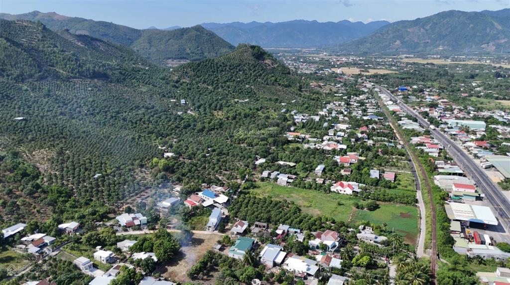 Đất vườn suối hiệp gần ql1 diện tích lớn giá 1 triệu/m2